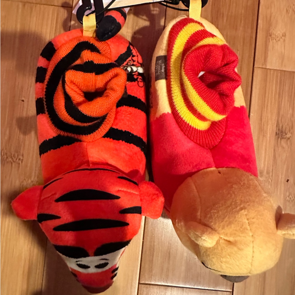 Boys Winnie the Pooh and tigger slippers